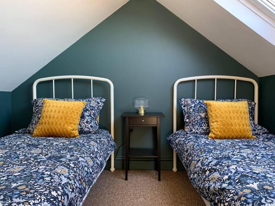 No 11, Fishguard, Ideal For Beach, Coastal Path And Town! 外观 照片